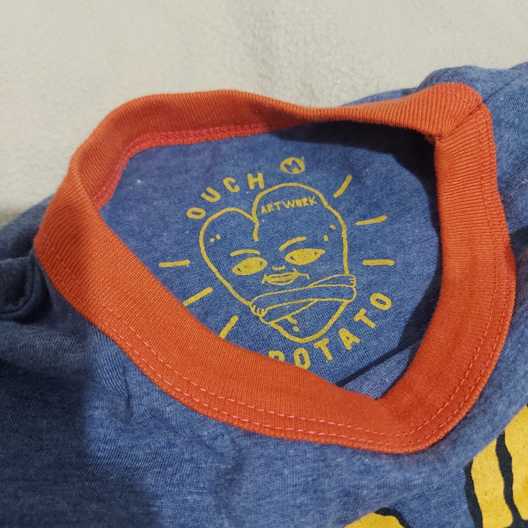 Artwork Cries in Tagalog Statement Ringer Tee, Women's Fashion, Tops