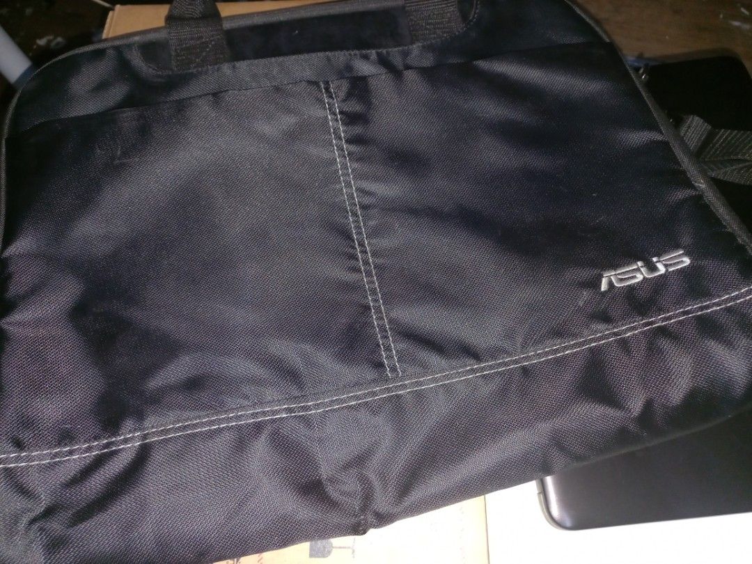 ASUS LAPTOP X441U (Category: Laptops & Notebooks) located in Quezon City. Submitted by sellergdd (Listing ID 1213320745, Image 2). Description: For sale: Asus laptop model x441u w/free case and bag! pakicheck nalang po ang specs sa pics ty. Feel free to test po during meet up. ISSUE: NAGTUTURN OFF SIYA PAG KA NIREMOVE NIYO PO YUNG BATTERY.