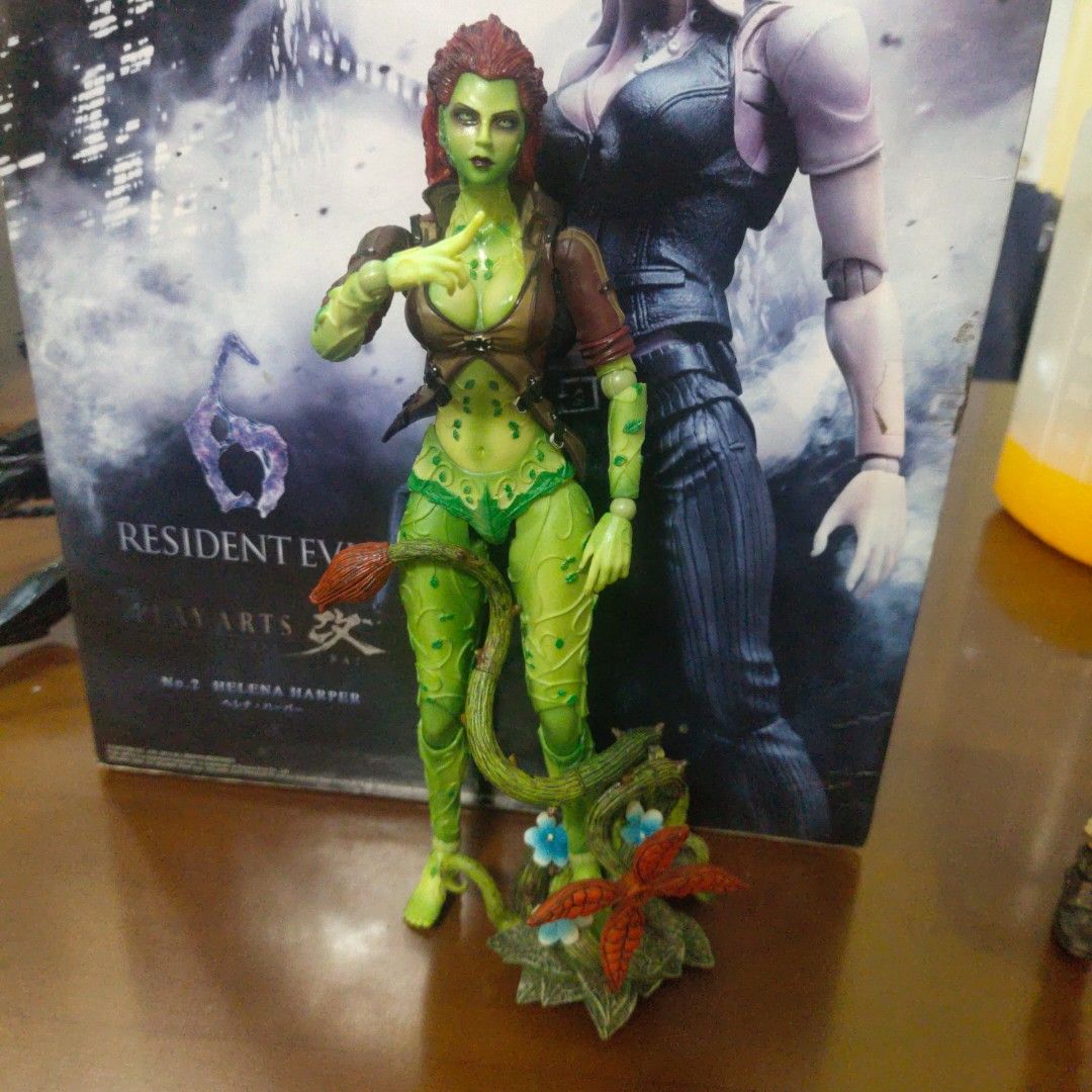 Play arts kai poison ivy online