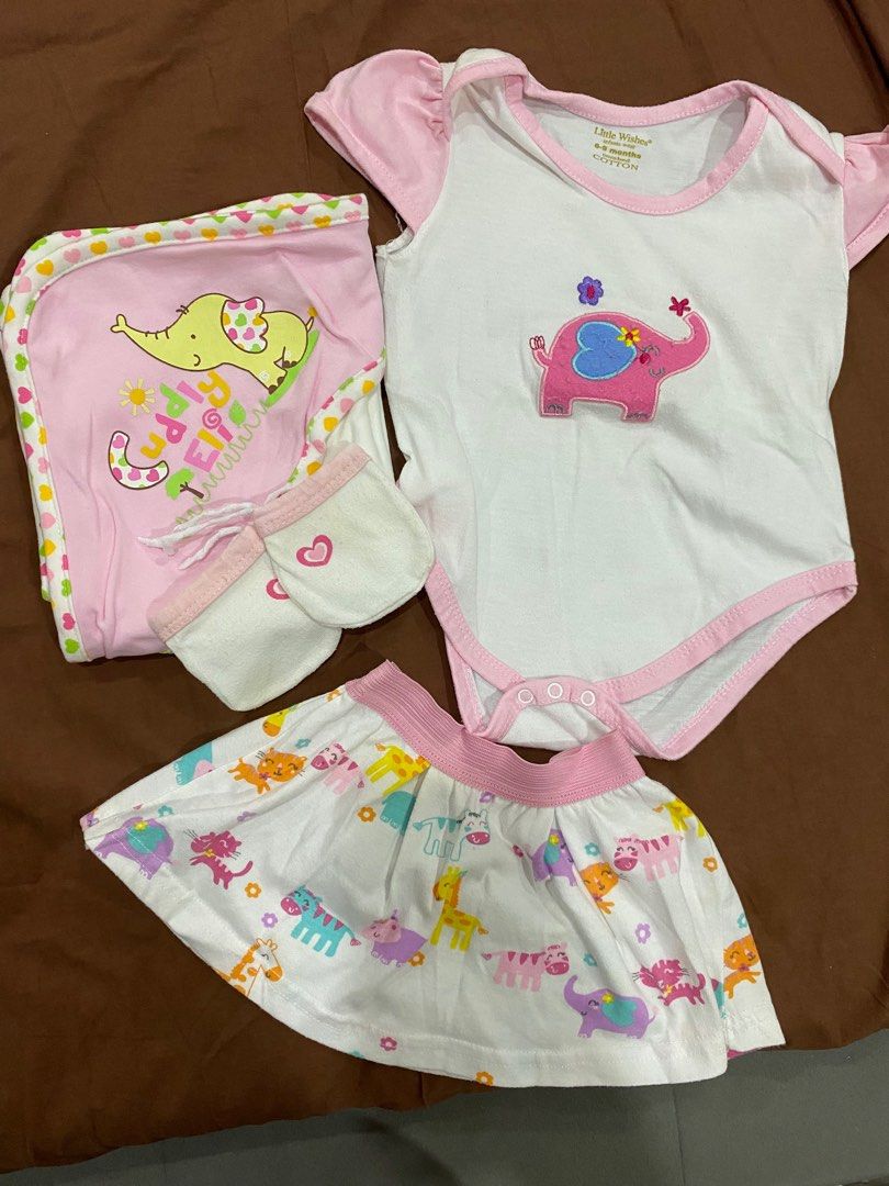 Baby Girl Set (Category: Babies & Kids Fashion) located in Muntinlupa City. Submitted by rmsalberto (Listing ID 1213184233, Image 3). Description: Baby Onesies Bundle Size 6-9 months Includes Baby Towel, Onesie, Skirt, Mittens Used condition, please manage your expectations May have some stains but still very useful and no major defects No haggling No reservation Payment first via bpi or gcash Shipping shouldered by buyer .