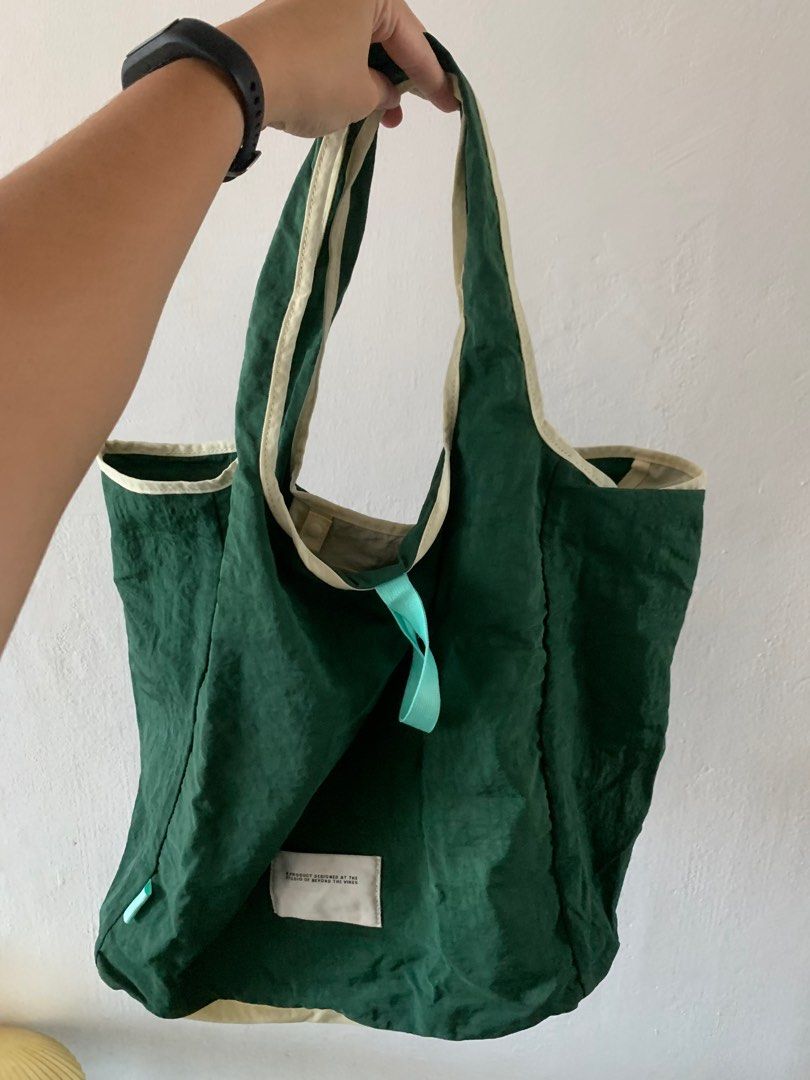 Beyond the Vines Crunch Carrier, Women's Fashion, Bags & Wallets, Tote ...