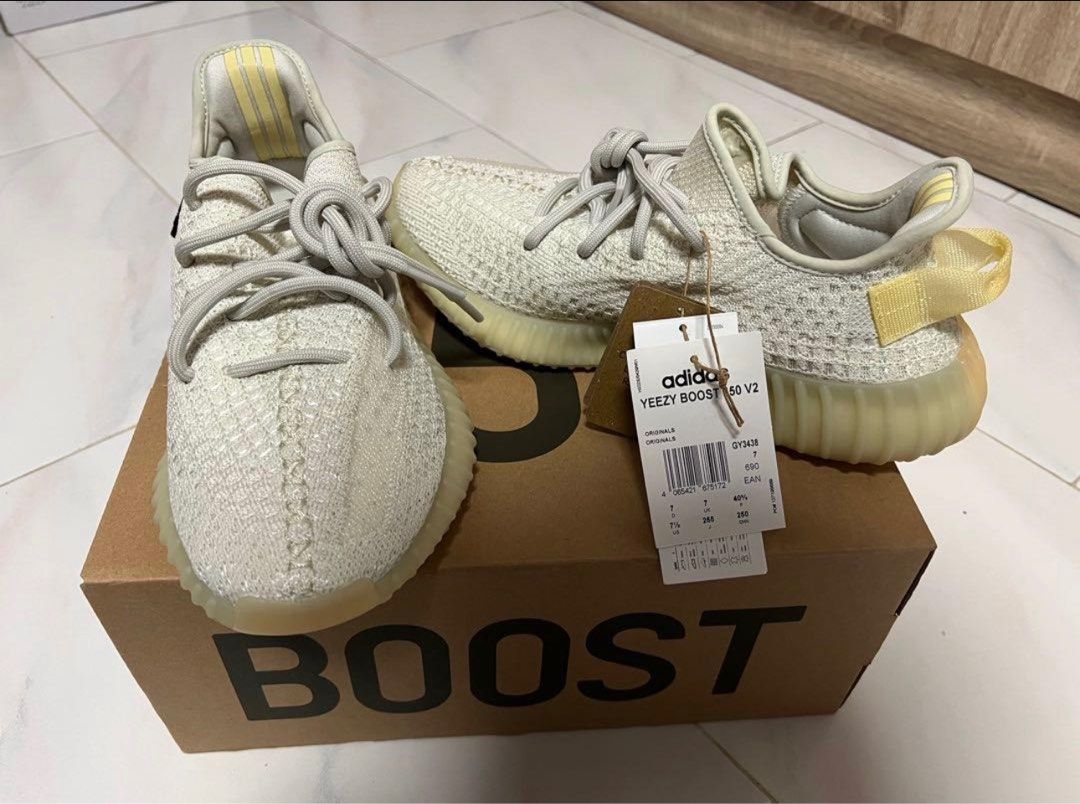 Yeezy 350 V2 Light UV sensitive Change Colour US 7.5
