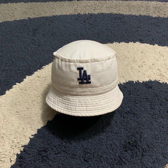 Bucket Hat Branded New Era LA Dodgers All Size White, Fesyen Pria