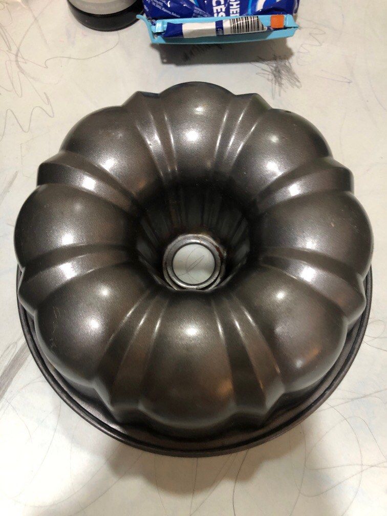 cake container mould 9x3inches (Category: Homemade Bakes) located in Manila. Submitted by earlybrd (Listing ID 1213190457, Image 2). Description: cake container .