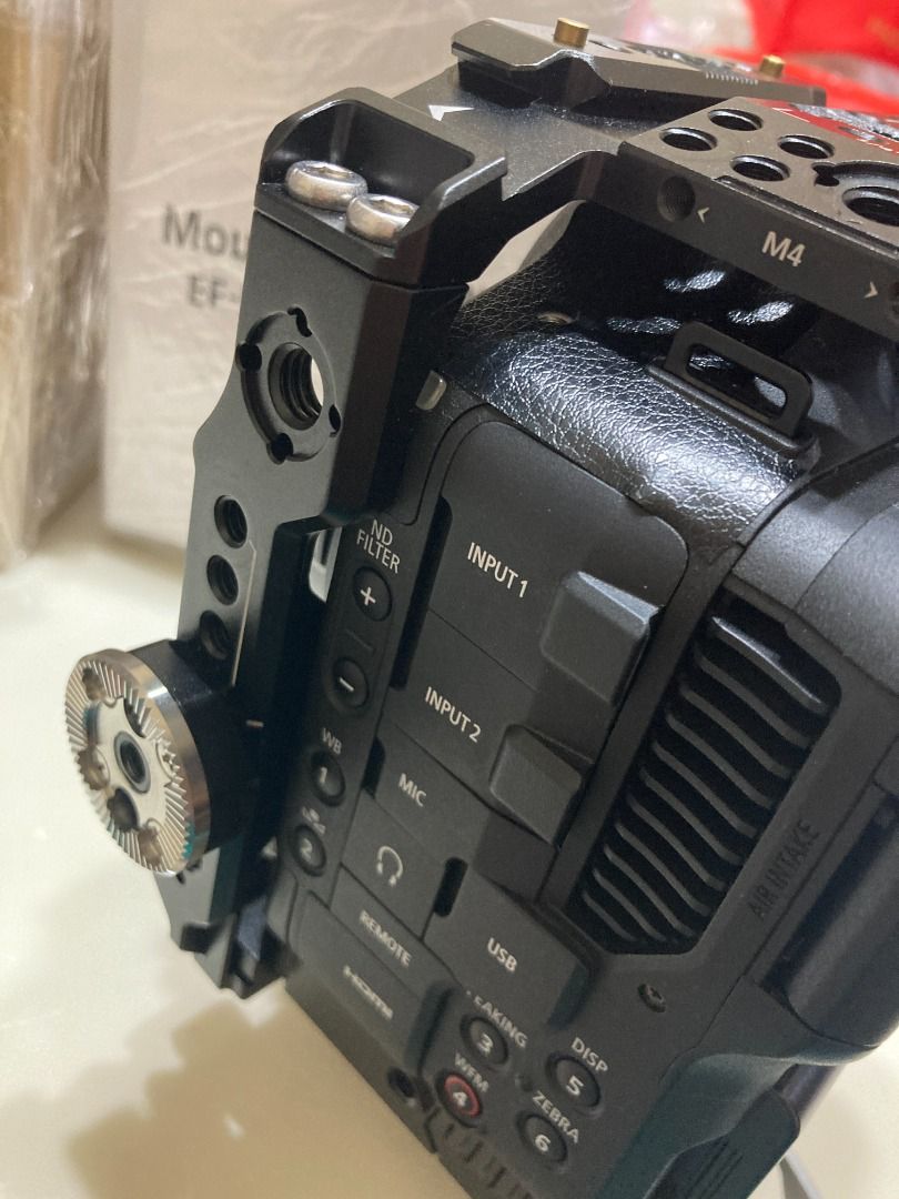 Canon EOS C70 +Mount Adapter EFEOS R 0.71x, Photography, Cameras on