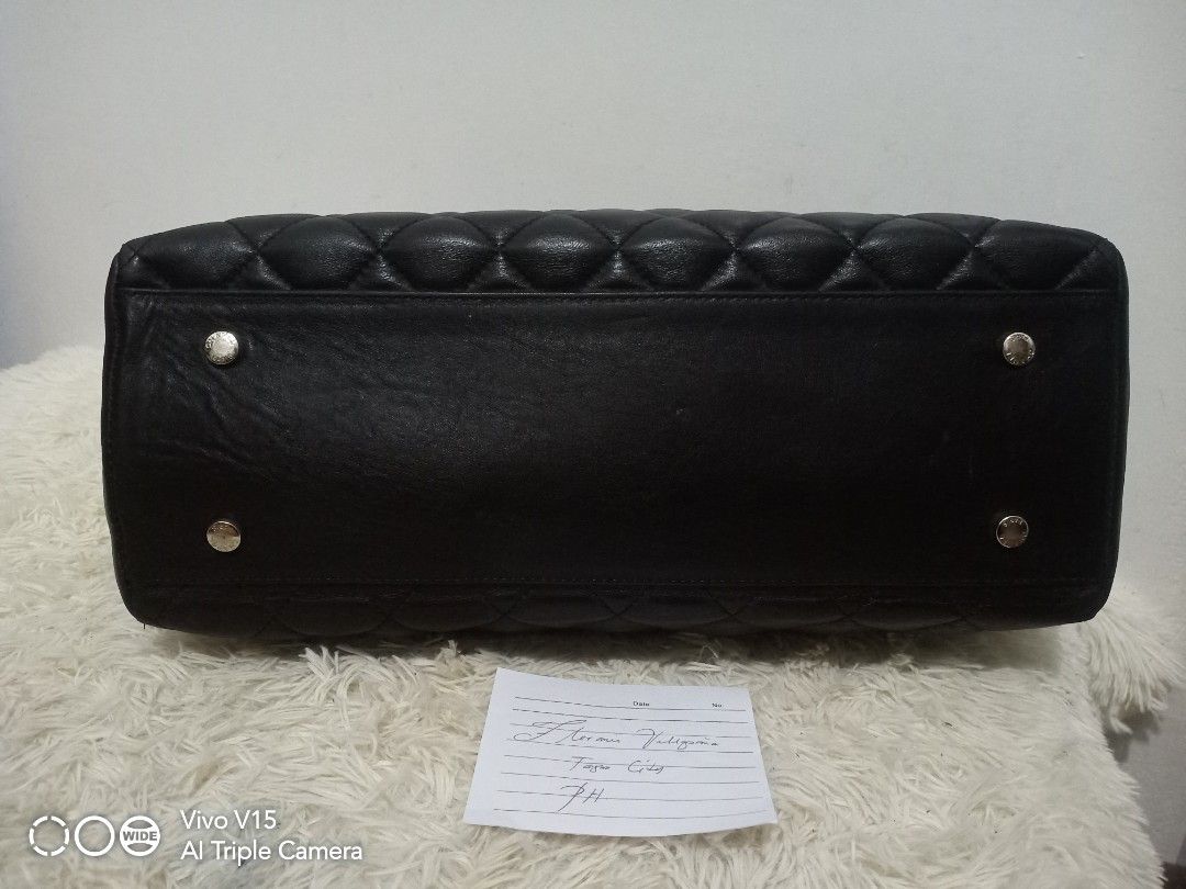 Chanel GST (Category: Luxury Bags & Wallets) located in Tagum. Submitted by luxbagelyas (Listing ID 1213196871, Image 2). Description: Good condition normal sign of use only genuine leather.