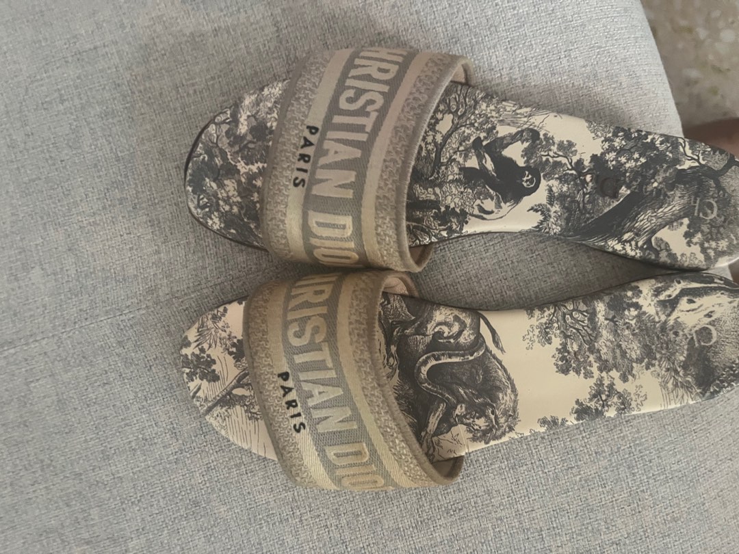 Christian Dior Sandals Grey 38.5, Women's Fashion, Footwear, Flats on