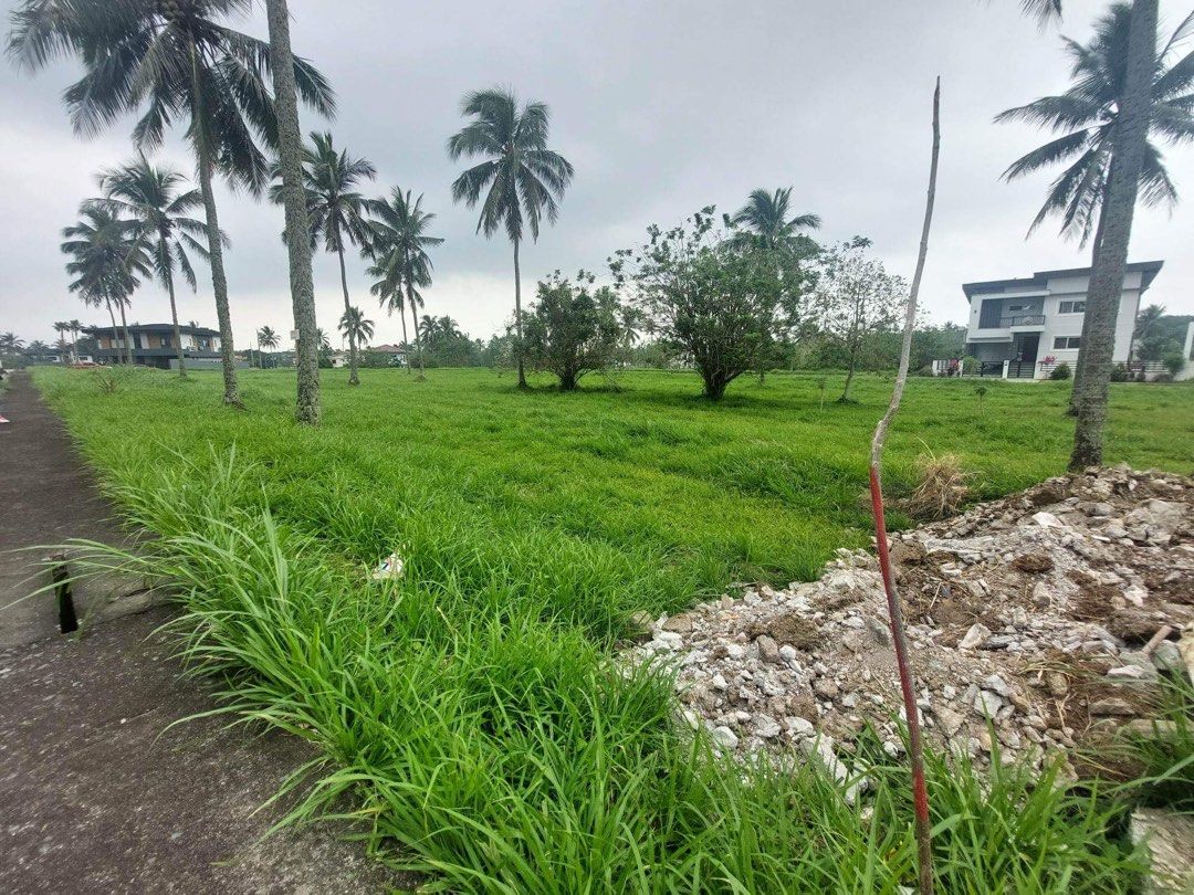 Clean Title Residential Lot for Sale in Riviera Golf Country Clubhouse