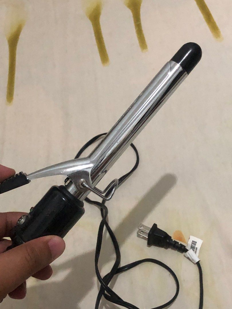 Conair curling iron, Beauty & Personal Care, Hair on Carousell