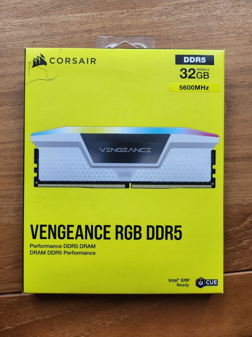CORSAIR VENGEANCE 32GB (2x16GB) 5600 MHz DDR5 CL40 Intel XMP
