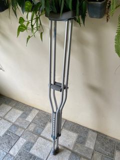 2 Crutches for sale