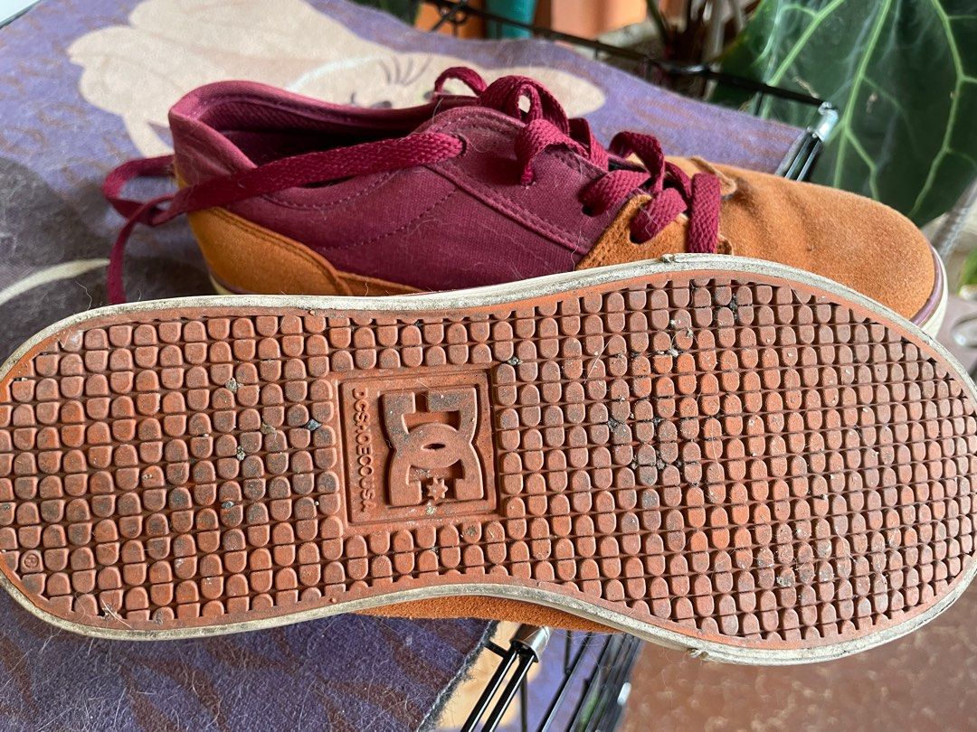 DC Shoes (Category: Sneakers) located in Makati City. Submitted by irish2022 (Listing ID 1213194266, Image 2). Description: What you see is what you get.