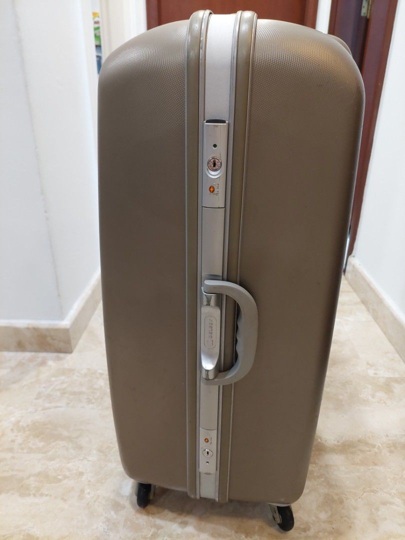 Delsey 32 inch hardcase luggage, Hobbies & Toys, Travel, Luggage on