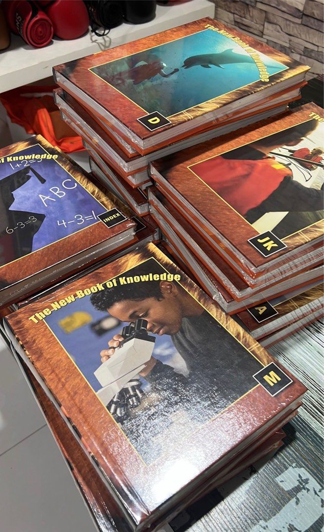 Encyclopedia (Category: Children's Books) located in Singapore. Submitted by ezras13 (Listing ID 1213372233, Image 4). Description: Whole set of the New Book Encyclopaedia with activitiy book. Never been used before. Retail at $450 Selling off to make space.