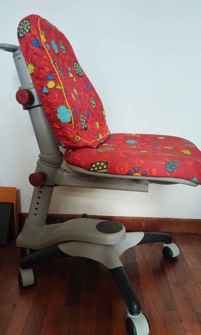 Ergonomics kinderfun adjustable chair, Babies & Kids, Baby Nursery