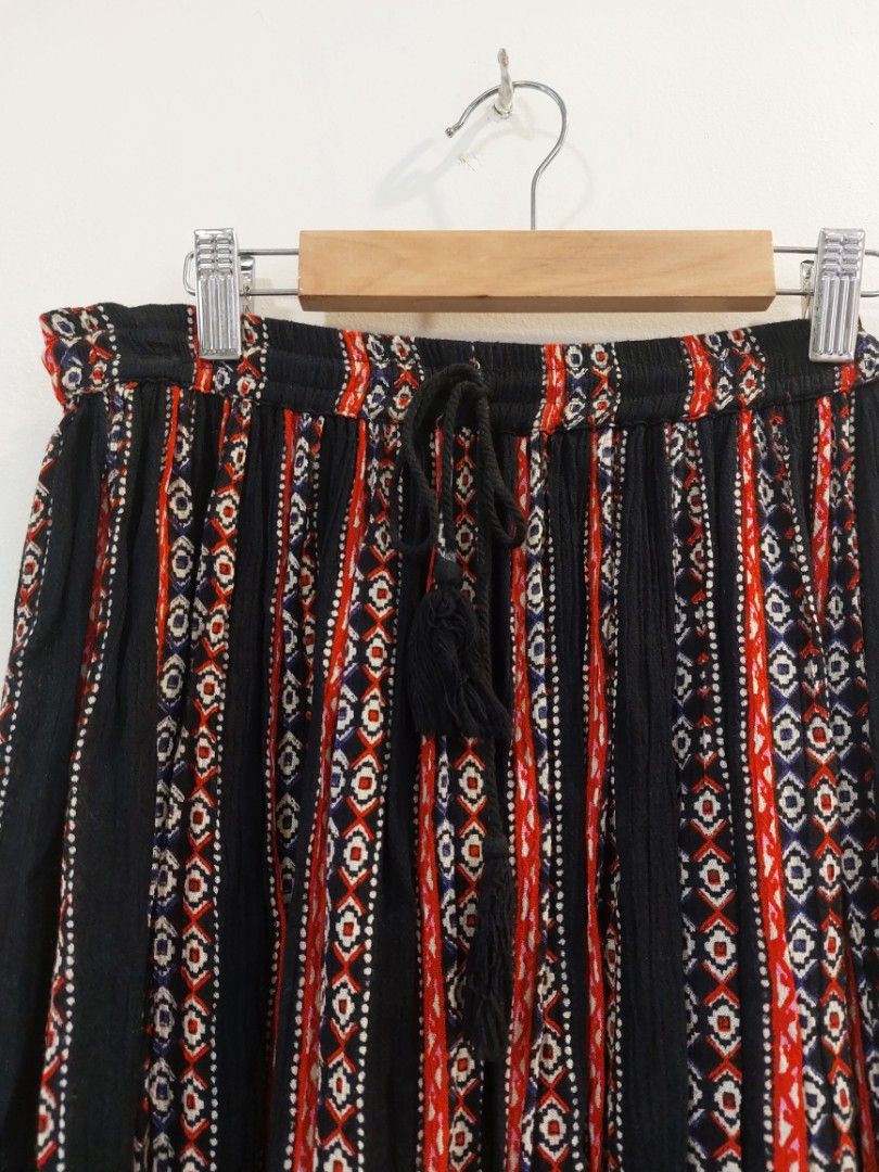 F21 Garterized Long Flowy Skirt - Size S (Category: Skirts) located in Cainta. Submitted by ac_ya (Listing ID 1213284202, Image 2). Description: Brand: Forever 21 Style: Garterized Long Flowy Skirt Size: S.