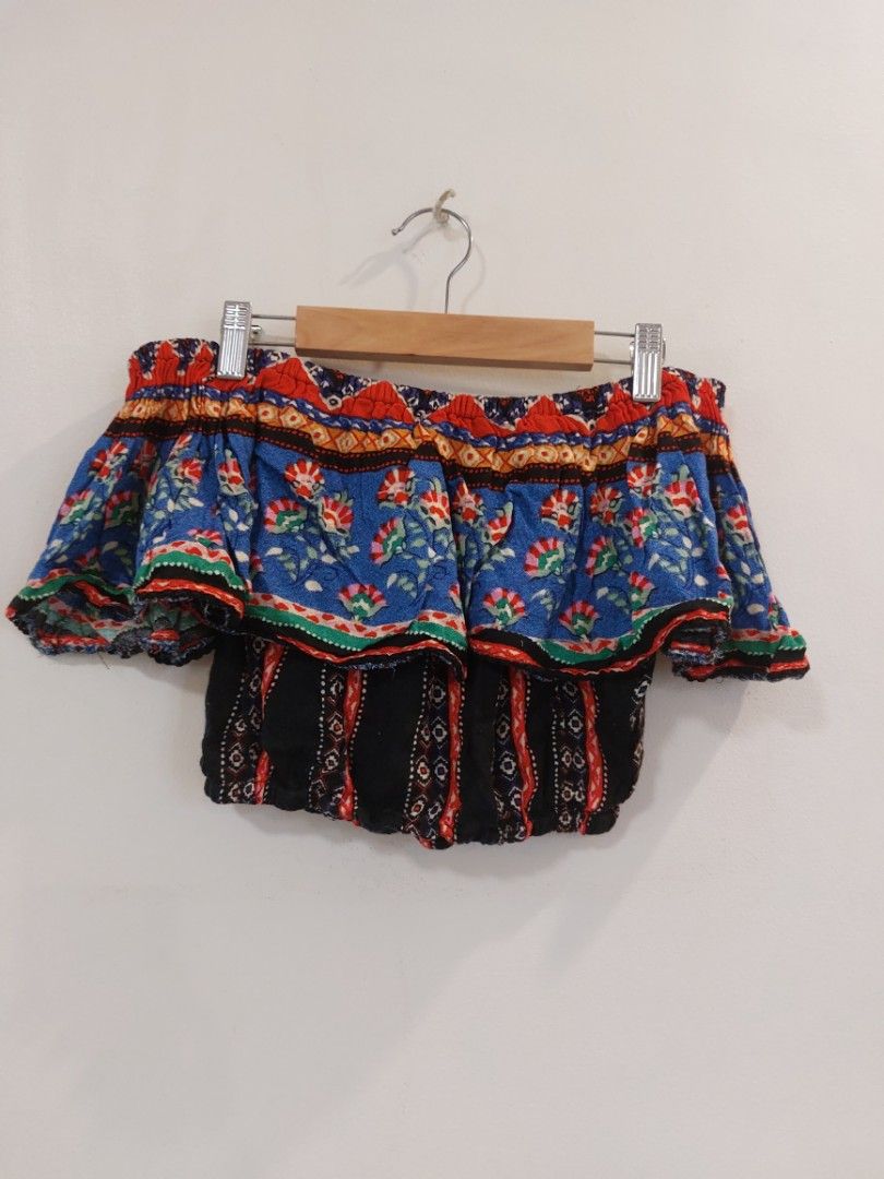 F21 Off Shoulder Garterized Bottom Cropped Top - Size S (Category: Others Tops) located in Cainta. Submitted by ac_ya (Listing ID 1213283434, Image 1). Description: Brand: Forever21 Style: Off Shoulder Garterized Bottom Cropped Top Size: S.