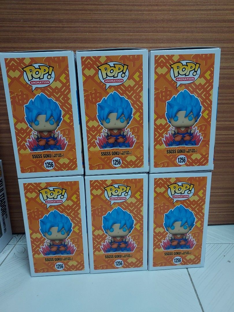 Funko Goku SSGSS BoxLunch Glow in the dark, Hobbies & Toys, Toys
