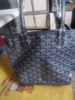 Goyard reversible small bag