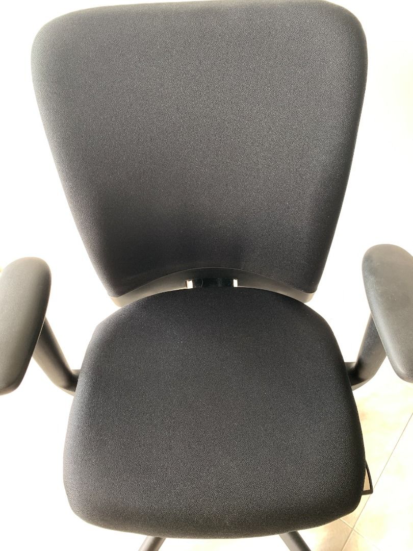 Haworth office desk chair, Furniture & Home Living, Furniture, Chairs