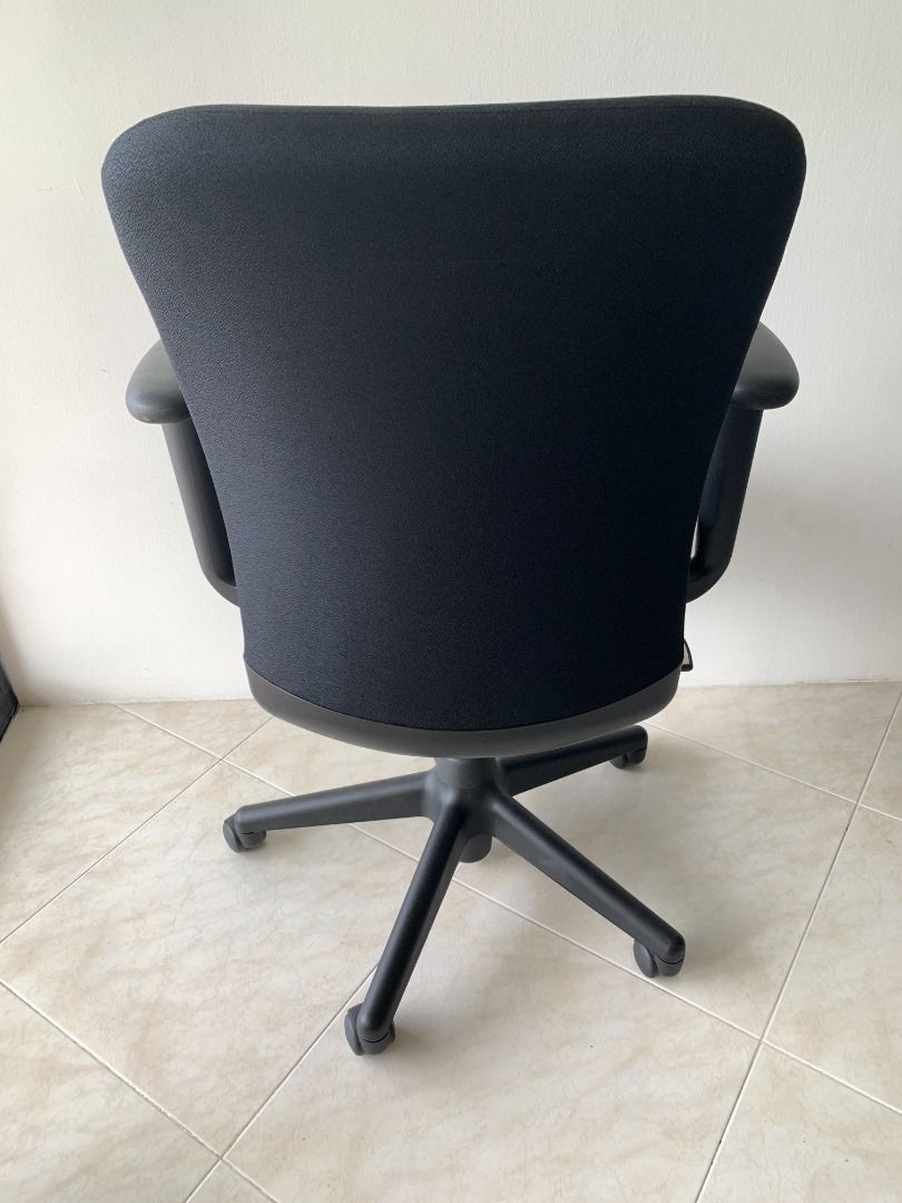 Haworth office desk chair, Furniture & Home Living, Furniture, Chairs