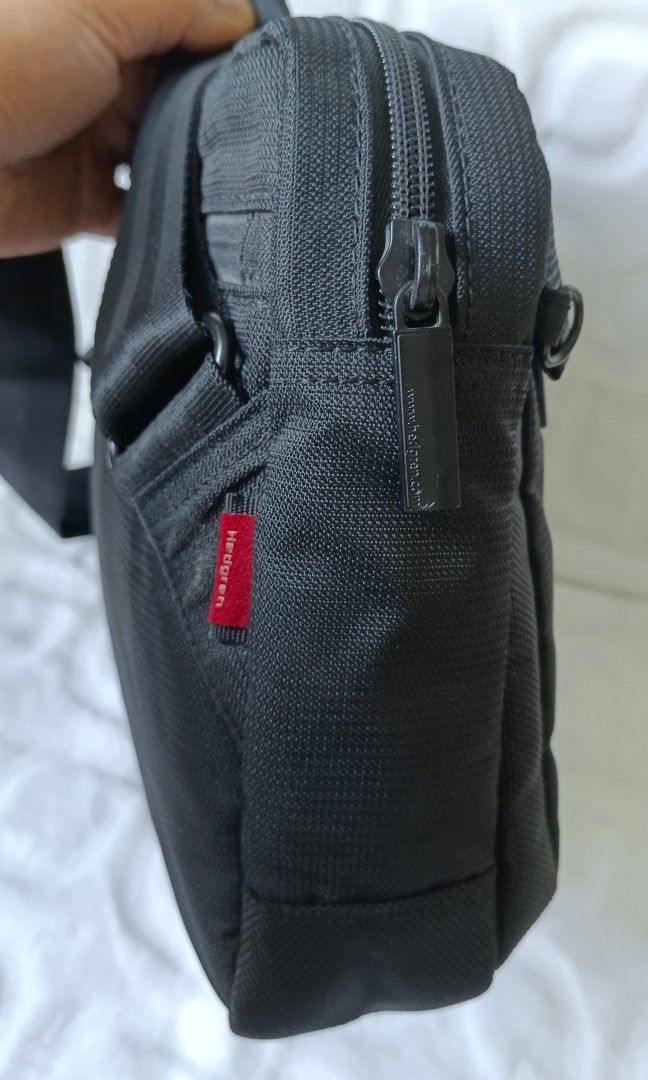 hedgren sling / chestbag, Men's Fashion, Bags, Sling Bags on Carousell