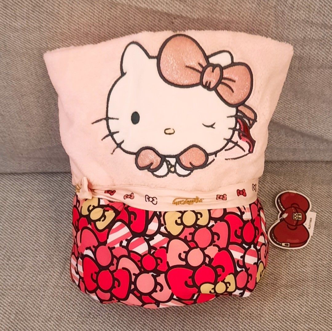 Hello Kitty Blanket / USS / Universal Studio / Sanrio, Furniture & Home