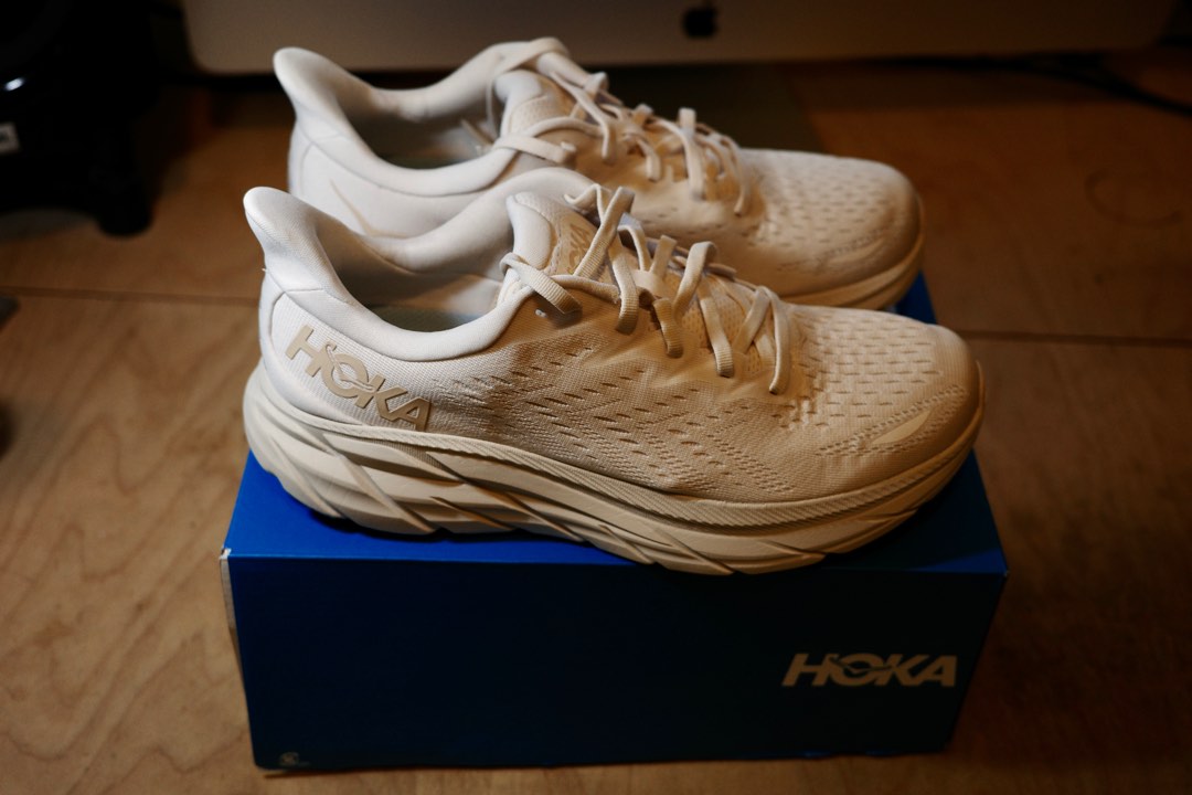 Hoka Clifton 8 Eggnog Shifting Sand US9 (Hoka One One), 男裝, 鞋, 波鞋