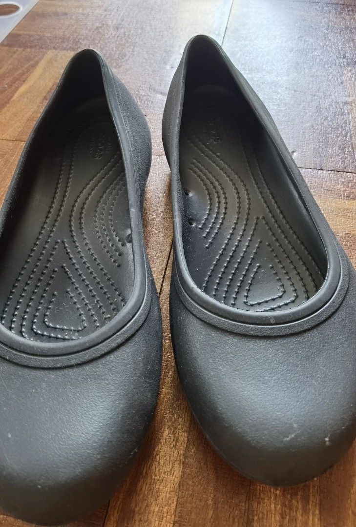 crocs flats