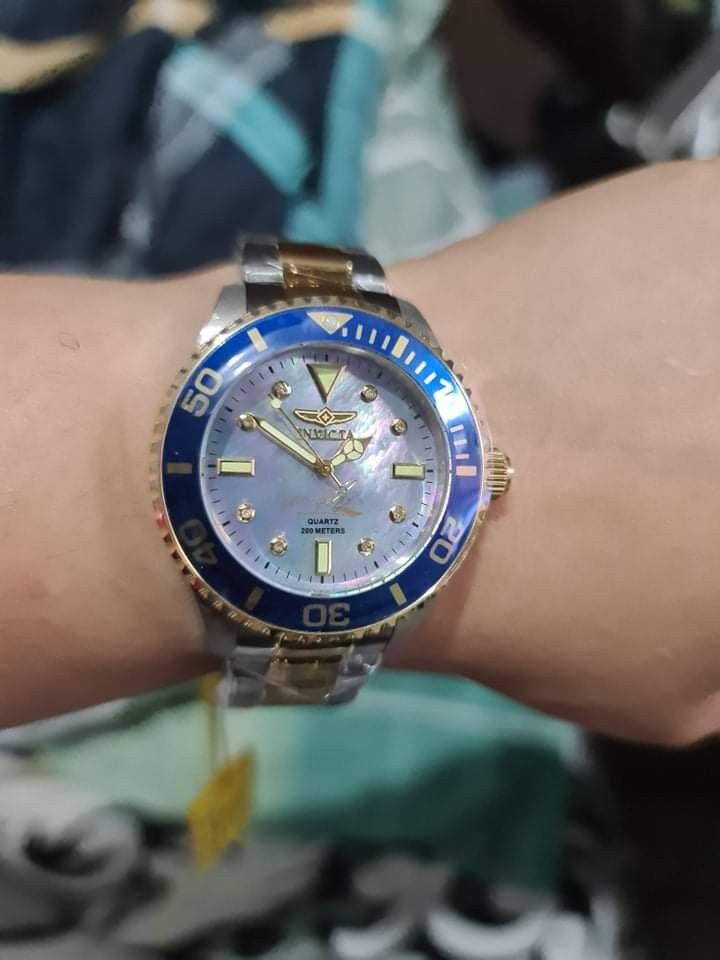 INVICTA PRO DIVER WATCH MOTHER OF PEARL DIAL
