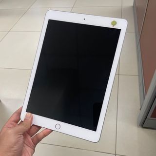 IPAD 6th Generation 9.7 inches 2018 Space Gray