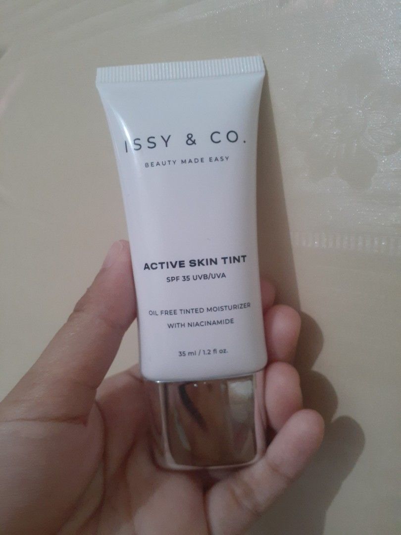 Issy and Co Skin Tint ( Sand) (Category: Makeup) located in Cabuyao City. Submitted by balmnd (Listing ID 1213368437, Image 1). Description: used four times bought from lazada at 449 with box get a free fairy skin sun screen rfs: not my shade.