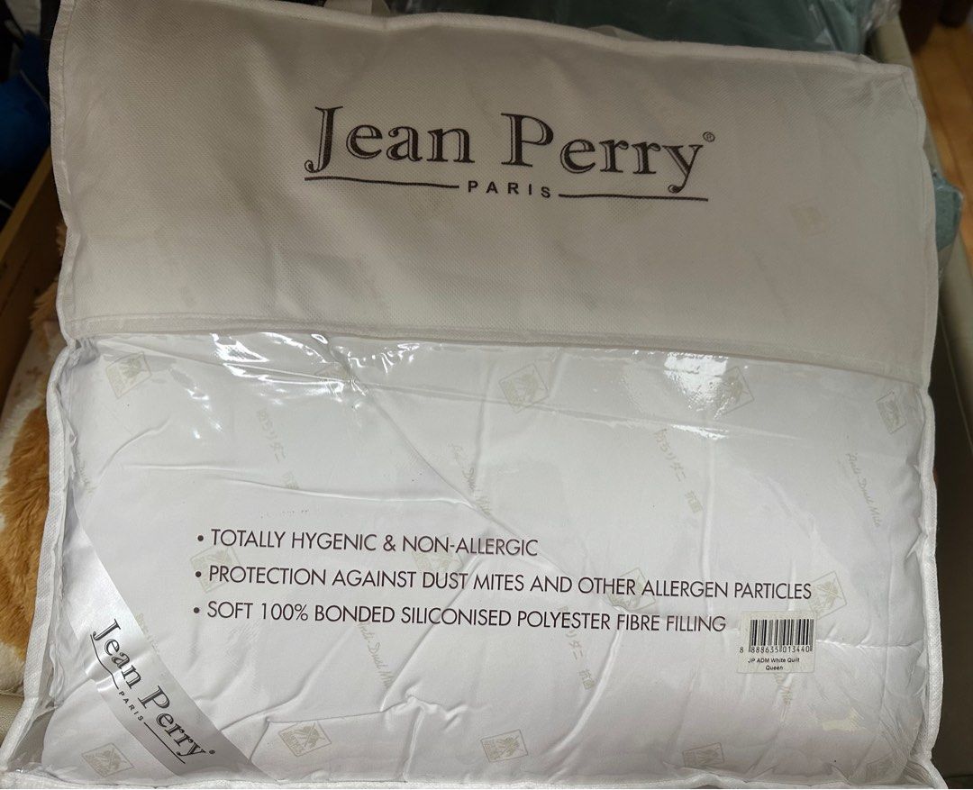 Jean Perry Quilt (Queen size), Furniture & Home Living, Bedding