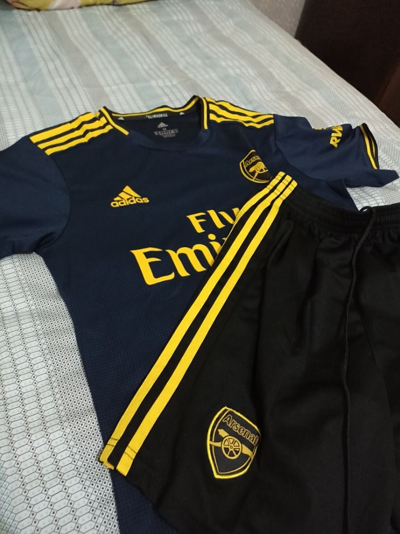 Jersey Arsenal 3rd 2019/2020 Grade Ori (Complete Set), Olah Raga, Baju  Olahraga di Carousell