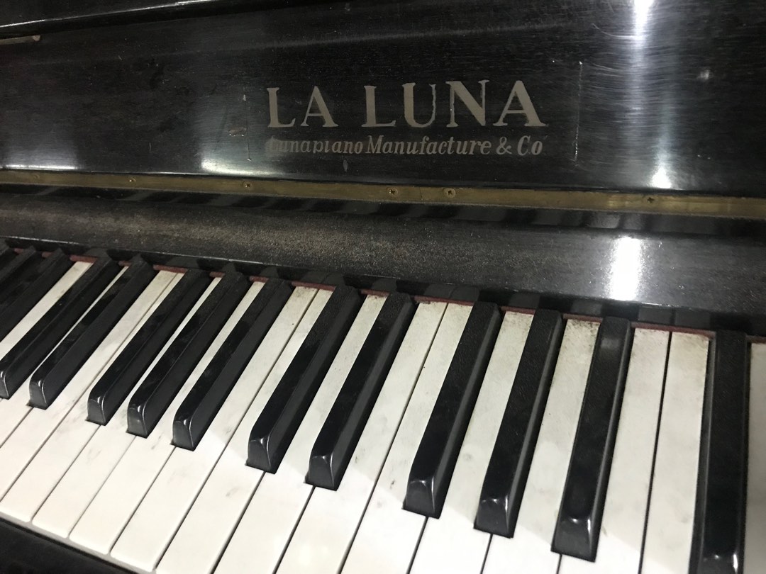 Luna piano shop