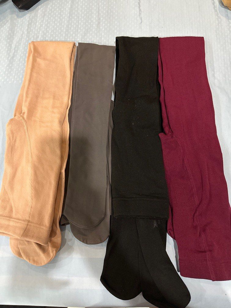 Leggings, Women's Fashion, New Undergarments & Loungewear on Carousell