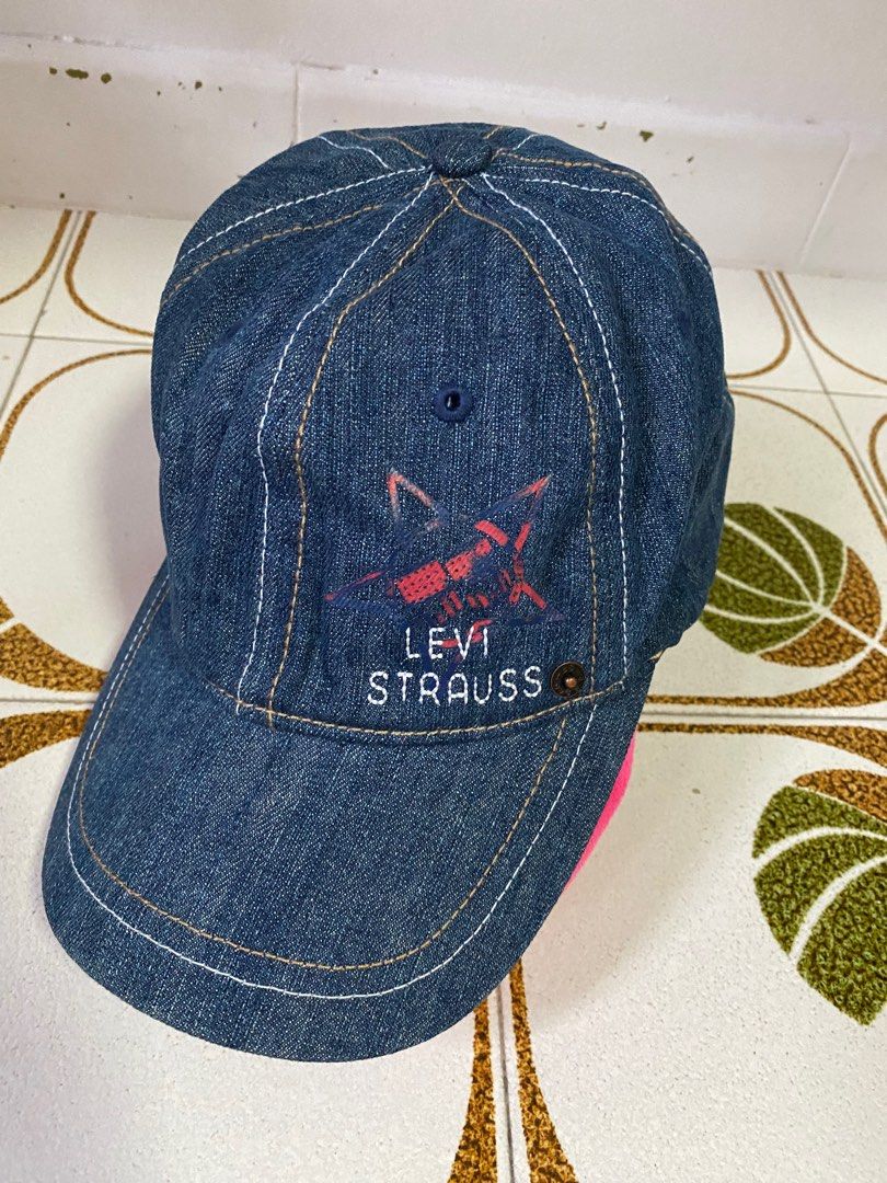 2 Levi's Cap (Buy 1 free 1), Men's Fashion, Watches & Accessories, Caps &  Hats on Carousell