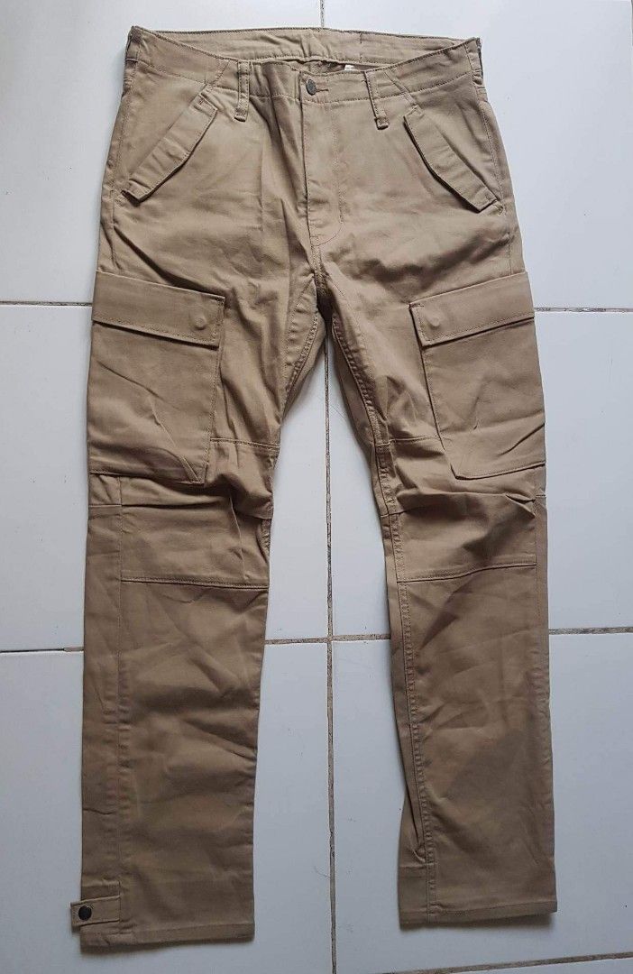 LEVIS COMMUTER CARGO PANTS, Men's Fashion, Bottoms, Jeans on Carousell