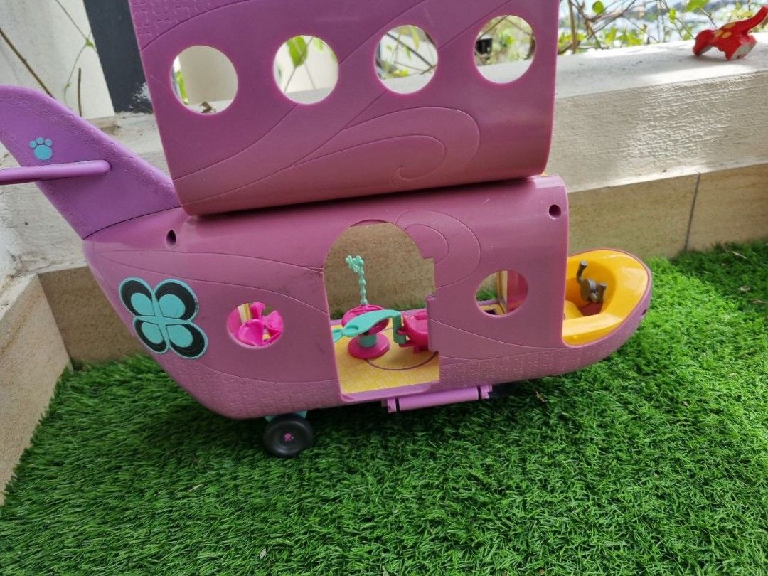 littlest pet shop jet plane blythe, Hobbies & Toys, Toys & Games on