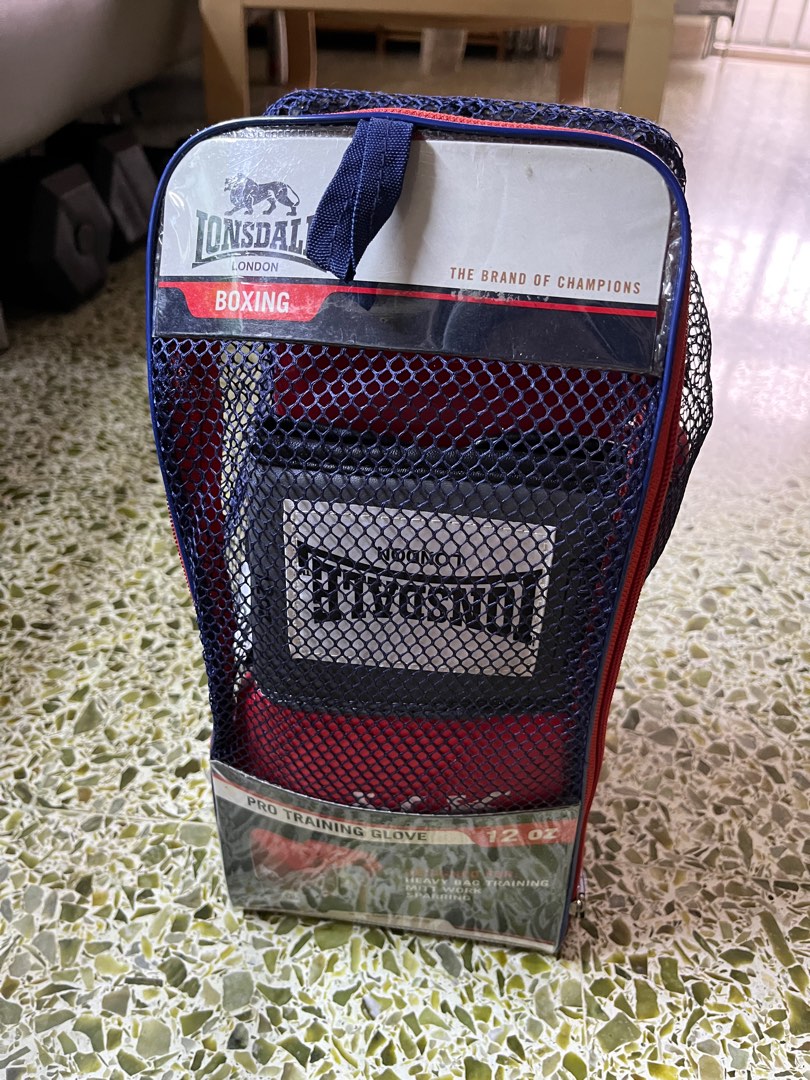 Lonsdale boxing pro training glove 12oz, Sports Equipment, Other Sports