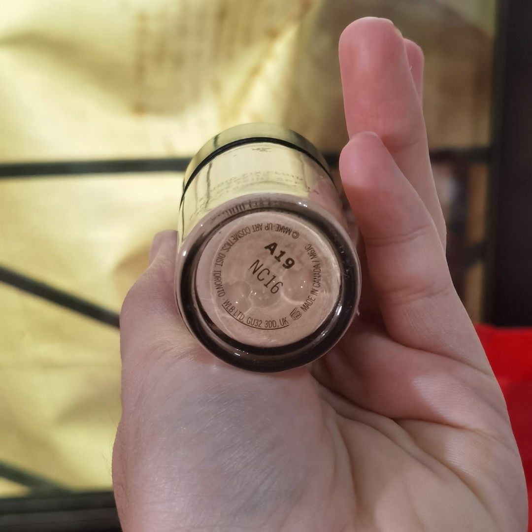 mac studio fix fluid (Category: Makeup) located in Makati City. Submitted by colormeredph (Listing ID 1213280507, Image 2). Description: bnew no box minimal scratches sa lid since tester sya no box po.
