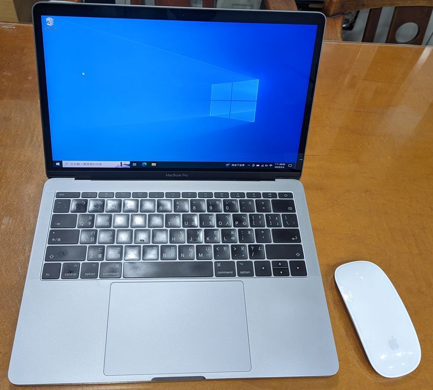 MacBook Pro 13.3吋/雙系統/i7-7660u/16G/512SSD, 電腦及科技產品, 桌