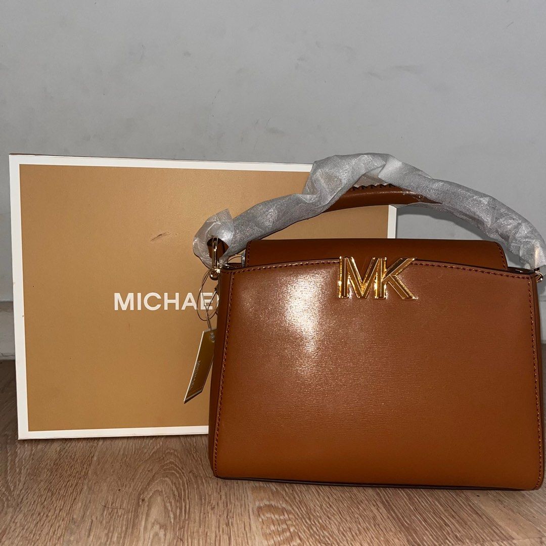 MICHAEL KORS Karlie Small Leather Crossbody Bag, Luxury, Bags & Wallets on  Carousell