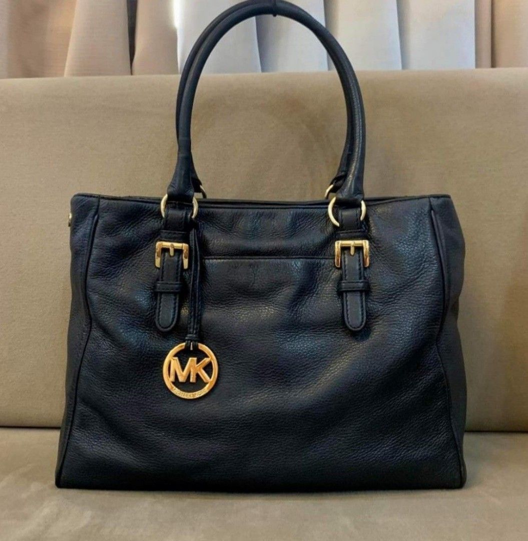 Michael kors 2025 black tote sale