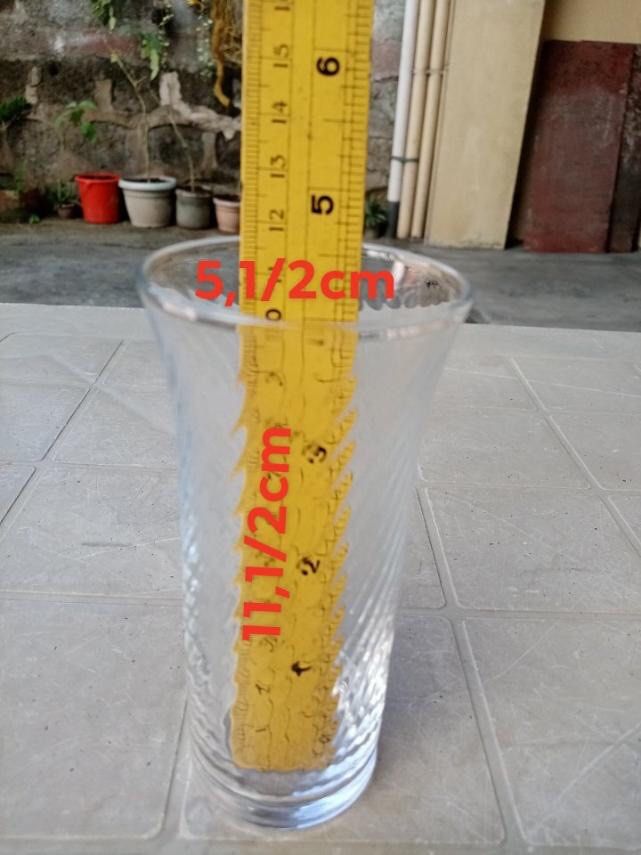 Montessori vase (Category: Other Kitchenware & Tableware) located in Manila. Submitted by earlybrd (Listing ID 1213211905, Image 2). Description: take all .