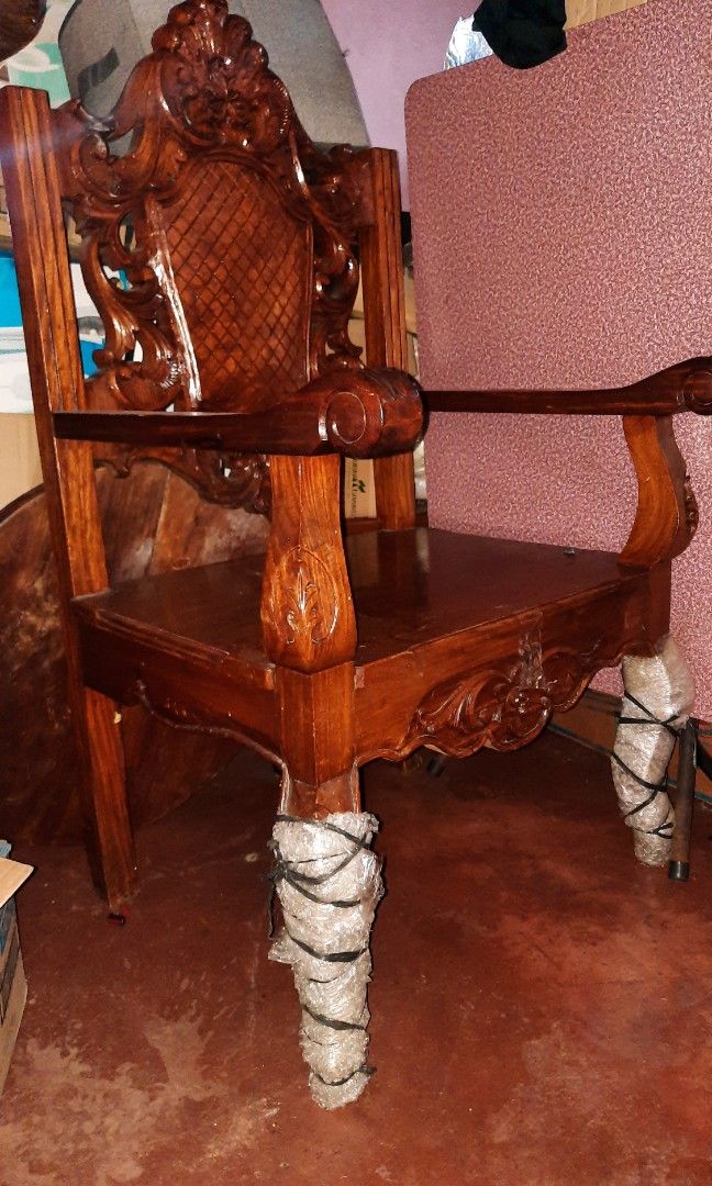 Narra wood sala set. 2nd hand. Inclusive of long chair, 2 single chairs