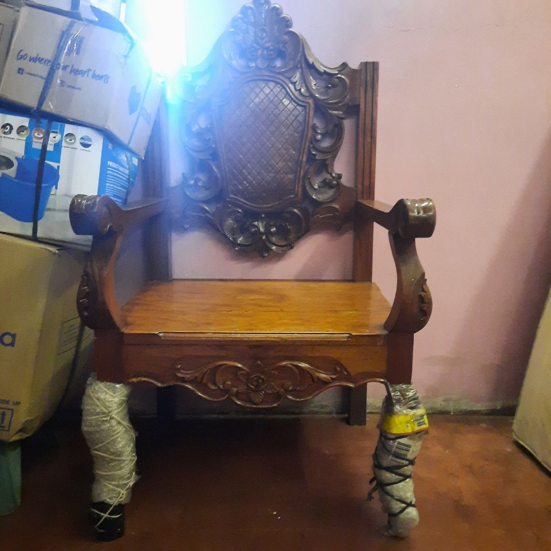 Narra wood sala set. 2nd hand. Inclusive of long chair, 2 single chairs