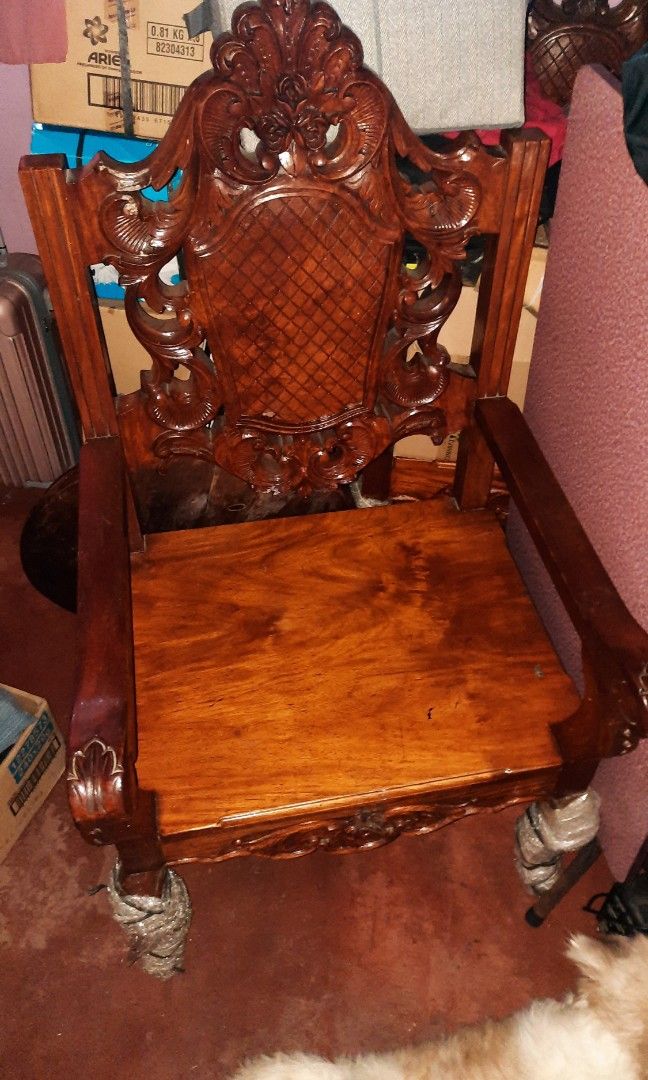 Narra wood sala set. 2nd hand. Inclusive of long chair, 2 single chairs