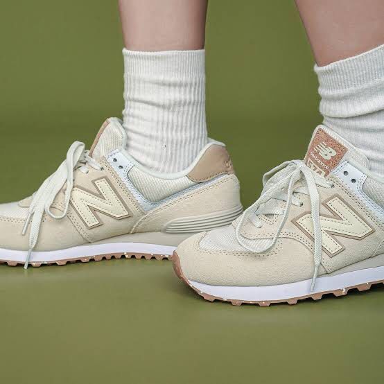 New Balance Women's 574, Women's Fashion, Footwear, Sneakers on Carousell
