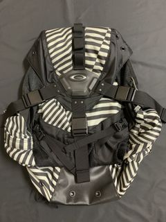 Oakley icon 3.0 vintage bag 機能背包